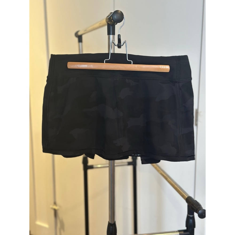 Women's Black Camo Shorts Heritage 365 Camo Deep Coal Multi/Black Size 10